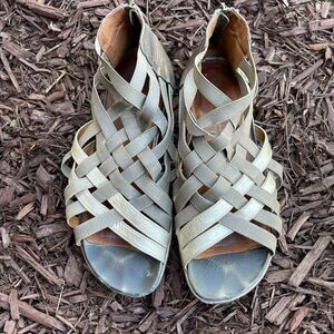 Kenneth Cole Gentle Souls Sandals 10